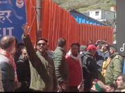 बद्रीनाथ में पंडा पंचायत के साथ स्थानीय लोग सरकार और प्रशासन के खिलाप क्यो कर रहे हैं प्रदर्शन