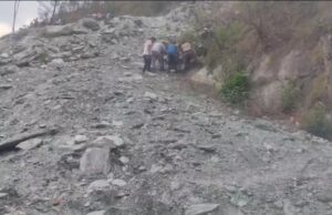 कार दुर्घटना ग्रस्त, चालक गम्भीर घायल