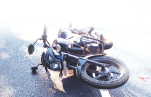 बाइक ओर ट्रक की भिड़ंत, बाइक सवार की हुई मौत