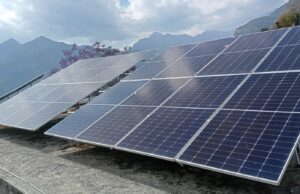 चमोली जिलाधिकारी कार्यालय में स्थापित हुआ ऑनलाइन ग्रिड सोलर पावर प्लांट