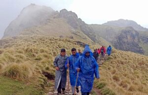 रूद्रनाथ ट्रैक पर पर्यटक खाई में गिरा, पुलिस,वनविभाग एवं आपदा की टीमें मौके पर