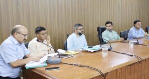 डीएम ने ली स्प्रिंग एंड रिवर रिज्यूविनेशन अथॉरिटी की बैठक।