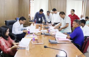 प्रत्याशियों के व्यय लेखा रजिस्टर का किया गया पहला मिलान।