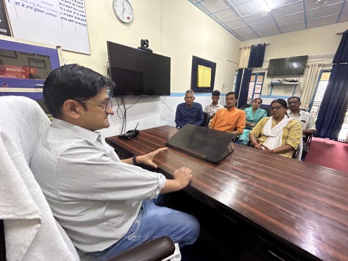 6 माह स्व धूल फांक रही सिटी स्केन मशीन, स्थानीय लोगों ने जल्द शुरू करने की उठाई मांग