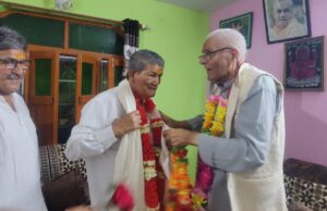 बद्रीनाथ उप चुनाव के बीच कांग्रेस -भाजपा के वरिष्ठ जनों की मुलाकात