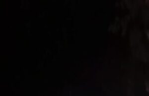 चट्टान से लटका वाहन, चालक लापता