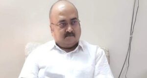 घूस लेते हुए आबकारी अधिकारी गिरफ्तार