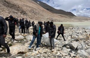 बदरीनाथ नगर पंचायत ने सीमा क्षेत्र की चौकियों पर चलाया सफाई अभियान