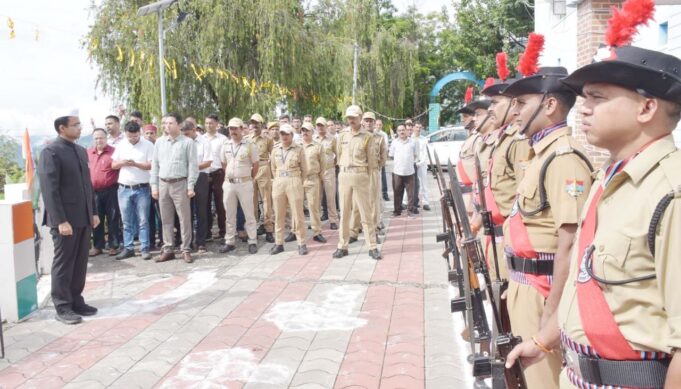 हर्षोलास के साथ मनाया गया स्वतंत्रता दिवस
