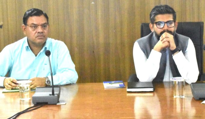 मुख्य विकास अधिकारी ने ली गंगा सरक्षण समिति की बैठक