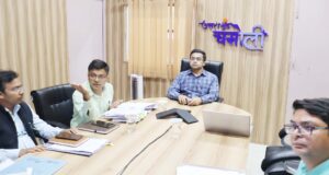 निराश्रित गोवंश संरक्षण को लेकर जिलाधिकारी ने ली बैठक।