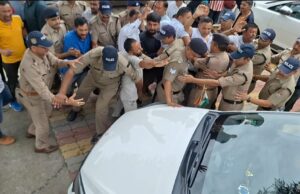 डीपीसी की बैठक में राजनीतिक दलों की मौजदगी का कांग्रेस समर्थित सदस्यों ने किया विरोध, कांग्रेस विधायक की मौजूदगी मंे हुआ 74करोड की योजनाओं का अुनमोदन