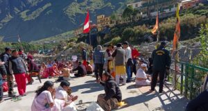 पितृ पक्ष शुरु होते ही बदरीनाथ धाम में श्रद्धालुओं की बढी आमद