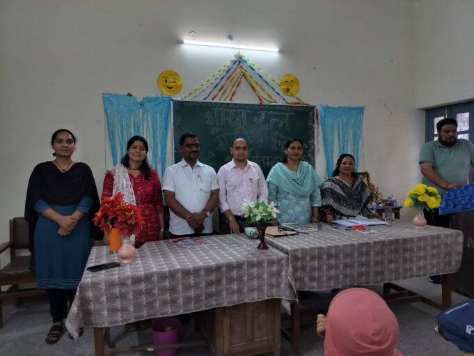 भाषण प्रतियोगिता में पल्लवी ने पाया प्रथम स्थान