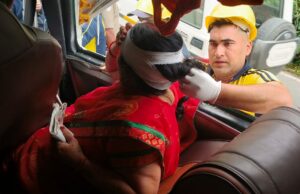 चमोली- हेलंग नामक स्थान पर दो वाहनों के आपस मे टकराने से दुर्घटनाग्रस्त होने पर घायलों को SDRF ने किया रेस्क्यू