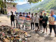 झाड़ू लेकर सड़कों पर उतरी एनएसयूआई
