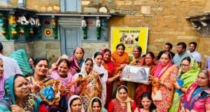 राष्ट्रीय शिक्षक पुरस्कार से सम्मानित ‘कुसुम’ का मायके मे फूल मालाओं से हुआ भव्य