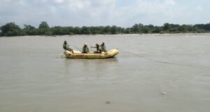 भाई की जान बचाने की कोशिश में बह गई 2 बहनें