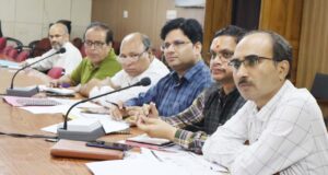 जिलाधिकारी ने की जल जीवन मिशन कार्यो की समीक्षा।
