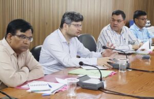 नदियों में प्रदूषण एवं स्वच्छता को लेकर जिला अधिकारी ने ली बैठक