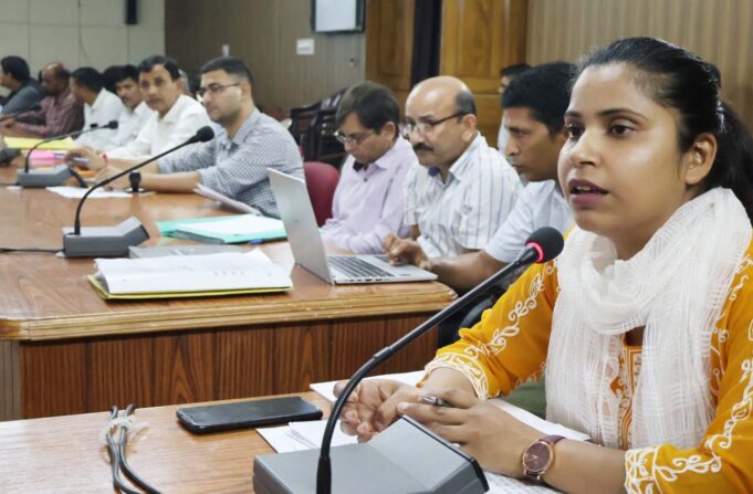 जिलाधिकारी ने जिला खनिज फाउंडेशन न्यास निधि की प्रबंधन समिति की बैठक ली।