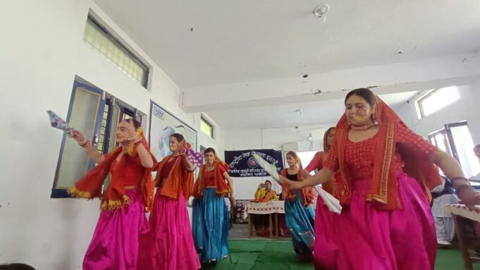 ज्योर्तिमठ में एनएसएस स्थापना दिवस पर आयोजित हुआ एक दिवसीय शिविर , स्वयं सेविकाओं ने दी सांस्किृतिक प्रस्तुति