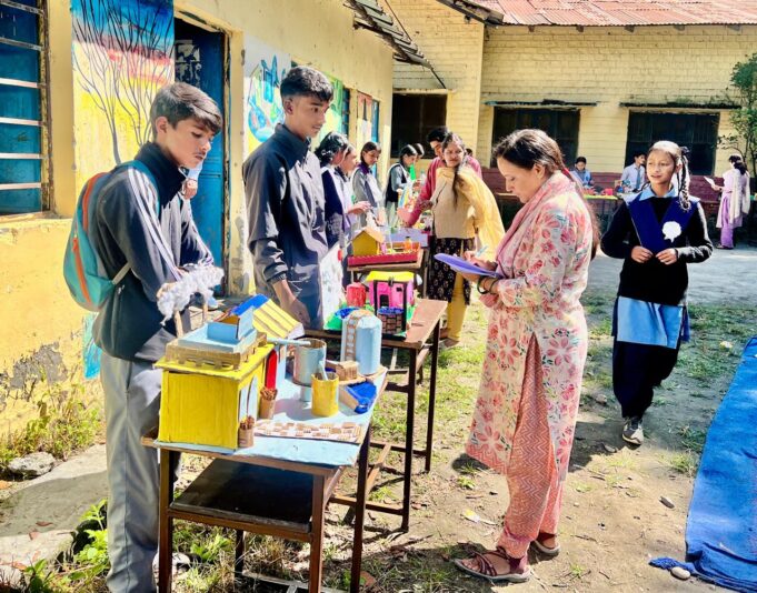 तृतीय सीमांत पर्वतीय बाल विज्ञान महोत्सव के विकासखंड स्तरीय कार्यक्रम में नंदानगर की बालिकाओं का रहा दबदबा