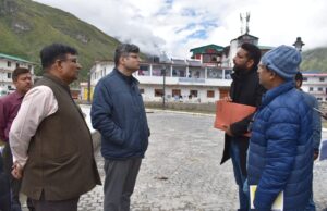 डीएम संदीप तिवारी ने बदरीनाथ मास्टर प्लान कार्यो का स्थलीय निरीक्षण किया। निर्माण कार्यो की प्रगति को लेकर कार्यदायी संस्थाओं से ली जानकारी।