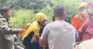 केदारनाथ यात्रा मार्ग पर गौरीकुंड के पास वाहन हुआ दुर्घटनाग्रस्त, 13 लोगों को किया गया रेस्क्यू