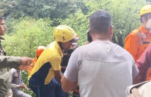 केदारनाथ यात्रा मार्ग पर गौरीकुंड के पास वाहन हुआ दुर्घटनाग्रस्त, 13 लोगों को किया गया रेस्क्यू