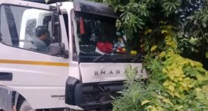 -डंपर की चपेट मे आने से मां-बेटे की दर्दनाक मौत