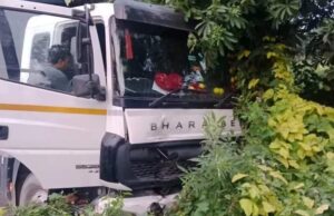 -डंपर की चपेट मे आने से मां-बेटे की दर्दनाक मौत