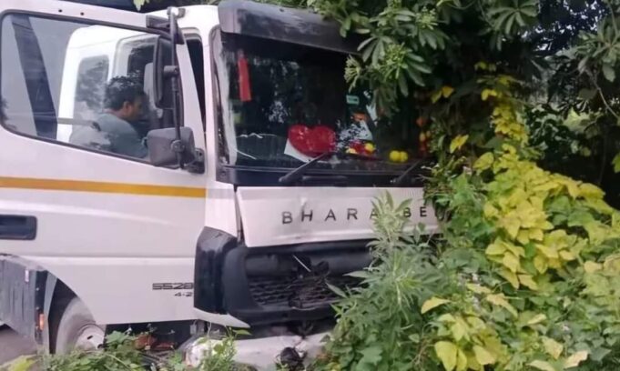 -डंपर की चपेट मे आने से मां-बेटे की दर्दनाक मौत