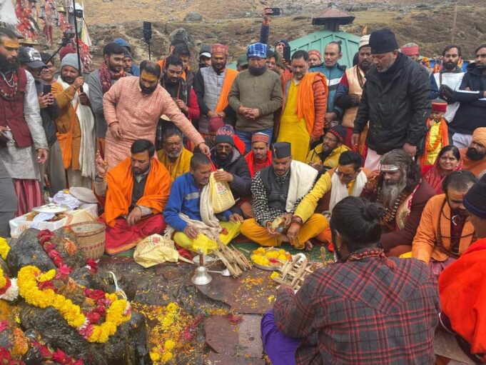 3नवम्बर भैयादूज के पर्व पर होंगे केदारनाथ के कपाट बंद, 16लाख श्रद्धालुओ ने किए बाबा केदार के दर्शन