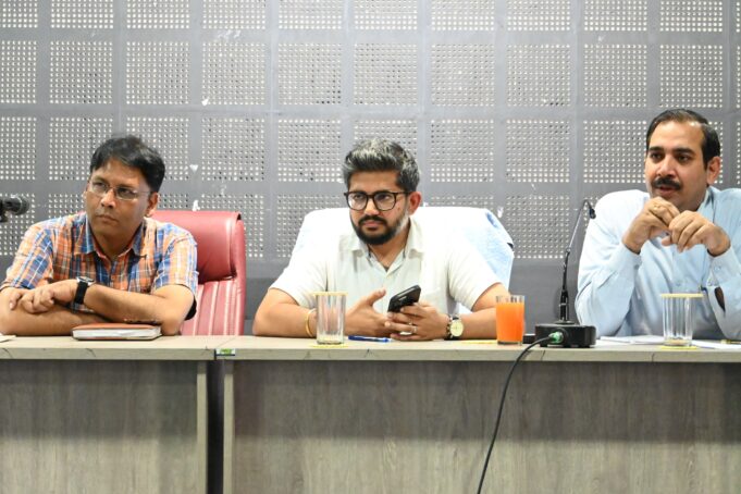 सरस मेले की तैयारी को लेकर मुख्य विकास अधिकारी ने ली बैठक