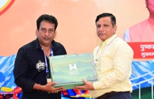 दून विश्वविद्यालय में प्रवासी उत्तराखण्डी सम्मेलन के दौरान उत्तराखण्ड की लोकसंस्कृति