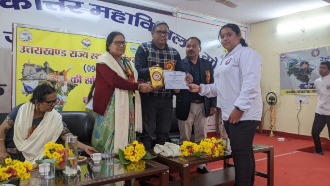 स्थापना दिवस पर आंदोलनकारियों को किया सम्मानित