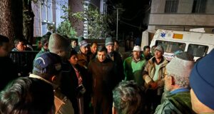 जिलाधिकारी की सवेदनशीलता से शांत हुए आंदोलनकारी