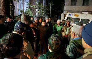 जिलाधिकारी की सवेदनशीलता से शांत हुए आंदोलनकारी