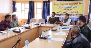 उद्यमियों की समस्याओं का करें त्वरित समाधान -सीडीओ नंदन कुमार ने उद्योग मित्र समिति की बैठक लेते हुए विभागीय अधिकारियों को दिए निर्देश