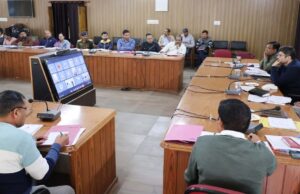 त्रिस्तरीय पंचायत निर्वाचन नामावली के पुनरीक्षण कार्यो को समयबद्धता के साथ पूरा करें -डीएम