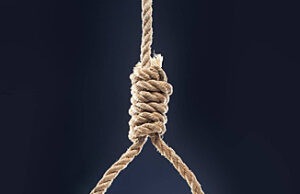 युवती ने रस्सी से लटकर लगाई फांसी, पुलिस जांच में जुटी