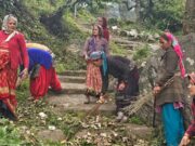 टंगसा की महिलाओं ने गांव में चलाया सफाई अभियान