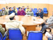 चारधाम यात्रा को लेकर जिला प्रशासन ने स्टेक होल्डर्स के साथ की बैठक