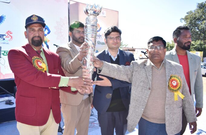राष्ट्रीय खेलों की मशाल ‘तेजस्वनी’ का चमोली जिला मुख्यालय में हुआ भव्य स्वागत।