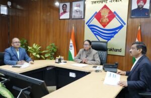 प्रवासियों द्वारा गोद लिए गांवों की प्रगति पर मुख्य सचिव ने लिए बैठक