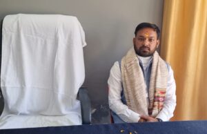 मोहन भंडारी पदभार ग्रहण करने के बाद नही बैठे अध्यक्ष की कुर्सी पर कारण ?