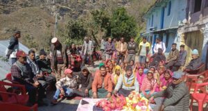 बद्रीनाथ विधायक के भर्मण के दौरान ग्रामीणों ने रखी बिजली पानी सड़क की समस्या