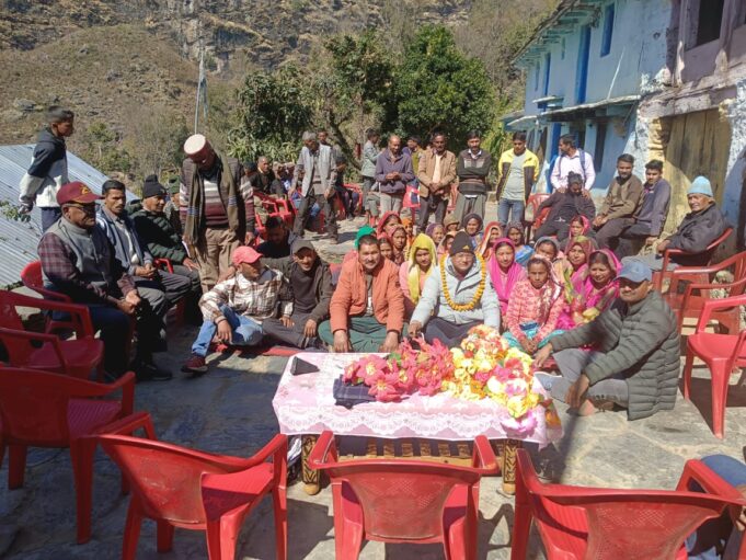 बद्रीनाथ विधायक के भर्मण के दौरान ग्रामीणों ने रखी बिजली पानी सड़क की समस्या