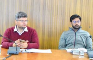 ग्रीष्मकालीन राजधानी परिक्षेत्र में अवस्थापना विकास एवं आवश्यक सुविधाएं विकसित किए जाने को लेकर जिलाधिकारी संदीप तिवारी ने कलेक्ट्रेट सभागार में समीक्षा ली बैठक